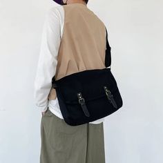 Messenger Bags For School, Weekend Duffle Bag, Vintage Shoulder Bag, Canvas Messenger Bag, Canvas Crossbody Bag, Wallets For Women Leather, Men's Korean Style, Black Women Fashion, Black Khakis