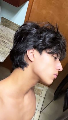 Jet Black Hair Men, Mens Black Hair, Manifesting Appearance, Mexican Hairstyles Men, Hair Dye Ideas Men, Mexican Haircuts, Fade Haircut Styles, Mexican Hairstyles, Mexican Boys