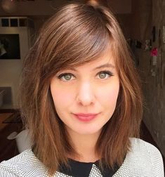 side part with bangs - Google Search Haircut For Big Forehead, Razored Haircuts, Trendy We Fryzurach, Long Side Bangs, Side Bangs Hairstyles, Side Swept Hairstyles, Swept Bangs, Bob Hairstyles With Bangs, Bangs Hairstyles