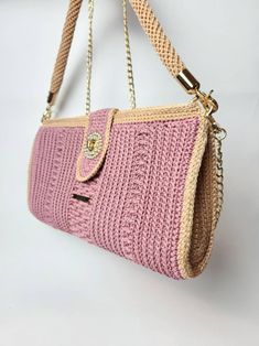 Crochet Luxury Bag, Crochet Luxury, Macrame Thread, Handmade Envelopes, Sneaks Up, Metal Straps, Luxury Bag, Crochet Handmade, Bag Crochet