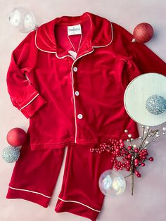 Classic Red Velvet Boy's Christmas PJs Set Diy Tutu Skirt, Baby Girl Boutique Clothing, Jeans Outfit Spring, Red Pajamas, Baby Boy Pajamas, Christmas Pajama Set, Pajama Outfits, Christmas Pjs, Hair Bow Holder