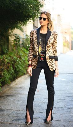 Outfit idea: patriotic shirt, sexy black jeans and duh, animal print jacket! Leopard Blazer, Animal Print Blazer, Simple Casual Outfits, Leopard Outfits, Look Office, Style Casual Chic