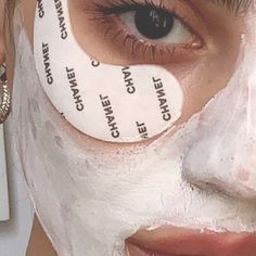 Face Mask Aesthetic, Mask For Dry Skin, Mask Aesthetic, Nagellack Trends, Aesthetic Couple, Dark Under Eye, Daily Reminders, Face Mask Fashion, Mascara Facial