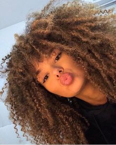 Over 60 Hairstyles, Dude Perfect, Braids With Curls, Inspiration Instagram, Baddie Hairstyles, Long Curly Hair, Curly Girl, Curly Wigs, Long Curly