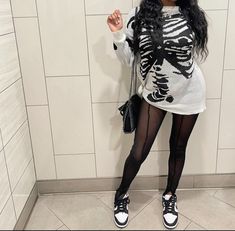 Panda Dunks Outfit Black Women Skirt, Panda Dunks Outfit, Rockstar Aesthetic Outfits, Outfit Drip, Baddies Outfit, Panda Dunks, Aesthetics Fashion, Dunks Outfit, Dolls Kill Shoes