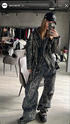 Looks Street Style, Miuccia Prada, Mode Inspo, Street Style Outfit, Fashion Killa, 2023 2024, Look Cool, No Se, Autumn Winter Fashion