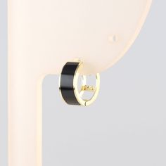 14K Solid Gold Onyx Huggie Hinged Hoop Earring, Huggie Hoop, Gold Huggie, Small Gold Hoop, Men's Earring, SU112M ♦ Please note that this earring is made to order. S P E C S ♦ All of our jewelry is handmade in our studio in Seoul, Korea. ♦ 14K Yellow Gold or Yellow Gold ♦ Listing is for 1 Earring ♦ If you want a pair, choose 1 pair at the Quantity section ♦ Huggie Dimensions: - outer diameter approximately 11.5 mm - inner diameter approximately 9 mm - hoop thickness 4.7 mm - post thickness 0.9mm Modern Black Hoop Jewelry, Modern Black Small Hoop Jewelry, Modern Black Huggie Hoop Earrings, Black Huggie Single Earring, Black Single Huggie Earring, Black Enamel Hoop Earrings As Gift, Black Enamel Hoop Earrings For Gift, Black Sterling Silver Hoop Earrings, Luxury Black Hoop Jewelry