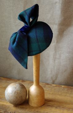 "Elegant minimalistic pillbox / fascinator, made of original tartan wool fabric from Scotland & vintage velvet ribbon. Perfect plaid accessoires for fall. Elegant headpiece for xmas dinner ;0) Customizable - available in different colours, fabrics, patterns and even sizes (little bit bigger or smaller). Please feel free to ask for your own favorite colours for this fascinator. Wear this pillbox with an alligator clip or headband. Last pics: Same fascinator, other color (pure silk, lilac) Model: Veil Hat, Idda Van Munster, Ivory Fascinator, Tartan Accessories, Pink Fascinator, Black Fascinator, Head In The Clouds, Plastic Headband, Fascinator Headband