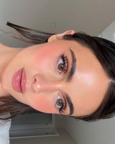 How to Glow Up in a Week 🌟 Natural Maternity Makeup, Soft Glam No Eyeliner, Blush Heavy Makeup, Pink Hue Makeup, Rosy Makeup, Natural Summer Makeup, Light Brown Skin, Natural Prom Makeup, Subtle Makeup