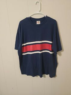 Vintage Nike Xl Extra Large Mens Blue Stripes Made In USA T-shirt Short Sleeve. Navy Retro Summer Tops, Retro Navy Tops For Summer, 90s Style Blue Relaxed Fit Top, Blue Vintage T-shirt With Relaxed Fit, Vintage Navy Cotton T-shirt, Vintage Nike Cotton Tops, Blue Vintage Tops With Relaxed Fit, Blue Vintage Tops Relaxed Fit, Vintage Navy T-shirt With Short Sleeves