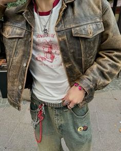 Mens Grunge Streetwear, Masc Clothing Aesthetic, Mens Outfits Alt, Male Manipulator Outfits, Spider Fashion, Outfit Ideaa, Mens Grunge, Bohemian Style Men, Masc Fashion