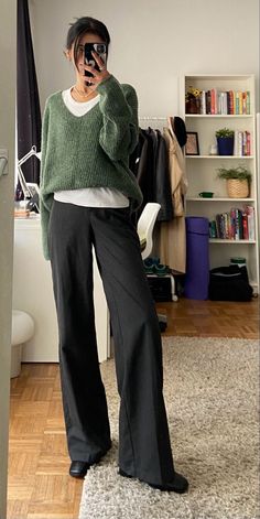 Scoop Neck Sweater Outfit, Black Bootcut Slacks Outfit, Black Pants Classy Outfit, Cool Office Looks, Research Lab Outfit, Medical Student Business Casual, Aesthetic Work Clothes, Outfits With Black Flowy Pants, Pinstripe Pants Outfit Winter