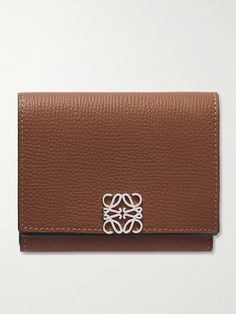 Loewe's wallet has a neat trifold shape, to offer maximal storage without taking too much space in your bag. It's been made by the label's Spanish artisans from textured-leather and features the signature 'Anagram' plaque. Use yours to store bills, credit cards and receipts. Loewe Anagram, Brown Wallet, Credit Cards, You Bag, Women Collection, Too Much, Leather Wallet, Porter, Credit Card