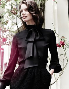 Bow Tie Blouse Outfit, Satin Black Blouse, Bow Blouse Outfit, Black Blouse Outfit, Satijnen Blouses, Outfits Night Out, Character Clothing, Fashionable Work Outfit, Bow Tie Blouse