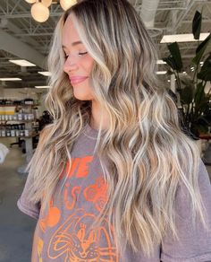 Highlights Lowlights Root Smudge, Brunette To Blonde Inspiration, Brown Dyed Blonde Hair, Dark Roots White Blonde Hair, Baylage Blonde Highlights, Drag Root Blonde, Full Highlights With Root Melt, Summer Hair Color For Dirty Blonde, Bronde Ashy Haircolor