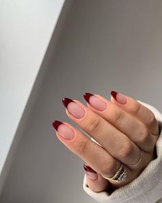 Unghie bordeaux da sfoggiare non solo in autunno e inverno, ma anche Halloweenský Makeup, Money Nails, Red Chrome, Cute Nails For Fall, Colorful Nails, Burgundy Nails, Neutral Nails, Fire Nails, Pretty Acrylic Nails