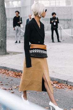 Streetstyle Paris Wardrobe Sets, Moda Paris, Collage Vintage, Business Outfit, Fashion Weeks, Street Style Inspiration, Fashion Week Street Style