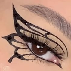 Butterfly Eyeliner, Vampire Bride, Butterfly Makeup, Face Art Makeup, Graphic Makeup, Graphic Eyeliner, Swag Makeup, Smink Inspiration, Alternative Makeup