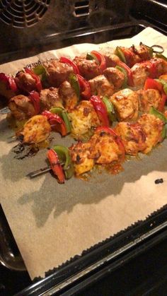 the skewers are ready to be cooked in the oven for us to eat