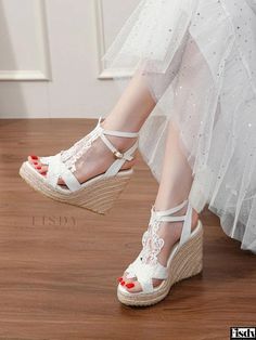 Fisdy - Premium White Embroidered Wedding Sandals - Exquisite PU Leather, Open Toe Design Wedge Sandals Wedding, Wedding Sandals For Bride, White Wedge Sandals, Bridal Pumps, Summer Toes, Leather Wedding, Bridal Sandals, Estilo Chic, Embroidered Wedding