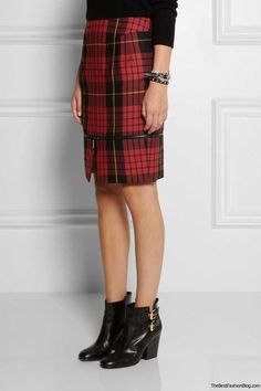 Business Casual Punk, Plaid Trend, Tartan Clothing, Casual Punk, Tartan Fashion, Punk Looks, Skirt Inspiration, Women Fashion Edgy