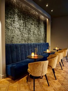 Lounge Seating Restaurant, Restaurant Sofa Design, Sofa For Restaurant, Restaurant Booth Design, Banquette Restaurant, Restaurant Bench, Restaurant Booth Seating, Modern Restaurant Design, Restaurant Booth