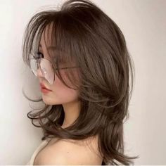 Butterfly Haircut - Short, Medium & Long Hair Haircut Layer Short, 2 Layered Haircut Medium, Layered Brown Medium Hair, Hair Layers Medium With Bangs, Layer Bangs Short Hair, Layers For Short Hair With Bangs, Short Layer Haircut With Bangs, Curtain Bangs Butterfly Layers, Brown Wolfcut Hair