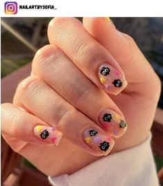 Short Nail Designs Studio Ghibli, Anime Nail Art Easy, Studio Gibhili Nails, Studio Ghibli Nail Art Simple, Calcifer Nail Art, Studio Ghibli Nail Designs, Ghibli Studio Nails, Ghibli Nail Designs, Funky Nail Art For Short Nails