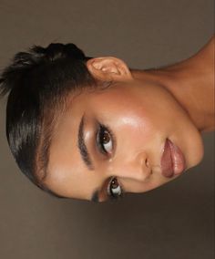 Make Up Glam, Headshot Makeup, Night Hair, Natural Glam Makeup, Night Hairstyles, Prom Inspo, Formal Makeup