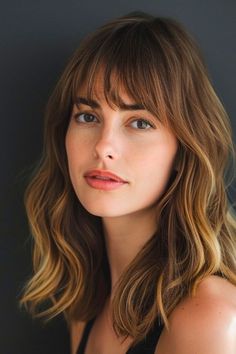 35 Stunning Medium-Length Hairstyles with Bangs - The Hairstyle Edit Shoulder Hair Bangs, Hairstyles For Thick Hair With Bangs, Hair Spring, Medium Length Wavy Hair, Ideas Haircut, Hair Dye Ideas, Hairstyles 2024, Bangs With Medium Hair