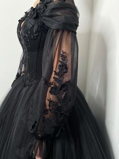 Alternative Bride Dress, Black Tulle Prom Dress, Dark Wedding Theme, Black Wedding Gowns, Gothic Floral, Gothic Wedding Dress, Pnina Tornai, Goth Wedding, Dark Wedding