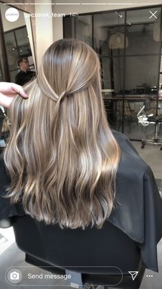 Hair Highlights For Dark Blonde Hair, Dark Blonde Dimensional Hair, Blond Brunette Hair, Blonde Dimensional Hair, Dark Blonde Highlights, Best Hair Dye, Bronde Hair, Brown Hair With Blonde Highlights, Brown Hair Balayage