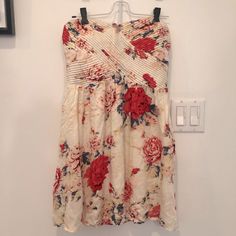 (Nwt) Women’s Kimchi Blue Floral Strapless Dress. Size: M Criss Cross Pattern Stitching Across Chest. Slip Lining. Never Worn, New With Tags Spring Strapless Lined Sundress, Strapless Lined Spring Dress, Strapless Sundress For Spring Date Night, Casual Floral Print Strapless Dress For Spring, Casual Floral Strapless Dress For Spring, Spring Flowy Strapless Sundress, Flowy Strapless Mini Dress For Spring, Summer Floral Print Strapless Dress For Date Night, Lined Strapless Sundress For Summer