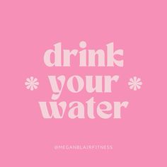 ✨WATER✨ Water will change your life! How much water should you drink? 1/2-3/4oz for every 1lb of body weight each day. So if you weigh 150lbs that’s 75-127oz of water each day! Drinking water used to be really hard for me, but here are some tips that made a big difference for me! ✨Use a hydrojug or big water bottle Knowing I only had to drink that one water bottle was less intimidating and easier to keep track of! ✨Use a straw I just drink more or any drink when it’s out of a straw 🤷🏻‍♀️ This isn’t for everyone but it helps me a ton! ✨Start your morning with water I want to drink more water throughout the day when I start with water. Just 8oz in the morning can kickstart your day! Hydrate Quotes, Big Water Bottle, Vision Board Goals, Daily Mantra, Drinking Quotes