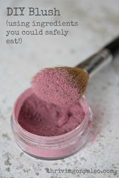 DIY Natural Blush Diy Blush, Homemade Blush, Make Up Diy, Homemade Makeup, Diy Kosmetik, Beetroot Powder, Natural Blush, Diy Cosmetics, Natural Diy