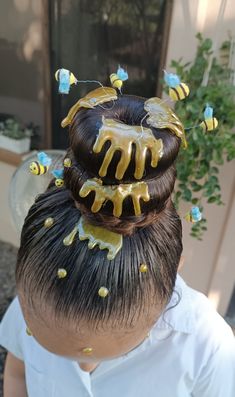 #peinadoloco #panal #abejas Crazy Hair Day Butterfly, Cat Halloween Makeup, Beautiful Braided Hair, Toddler Hairstyles Girl, Crazy Hair Day, Hair Stylies, Tone Hair