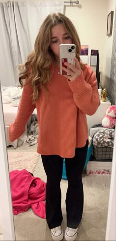 Cloudy But Hot Day Outfit, Comfy Fall Outfits Preppy, Casual Preppy Outfits Fall, Preppy Fall Clothes, Crew Neck Outfit Ideas, Cute Fall Fits For School, What To Wear To Church In Winter, Fall Inspo Outfits Plus Size, Warm Weather School Outfits