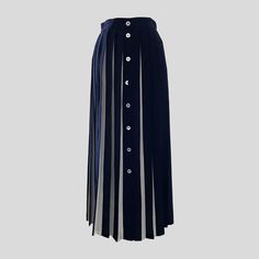 Vintage 1980s midi skirt by Liz Claiborne. Features buttons down front, accordion pleats, lightweight, midi length. A classic style you can wear in many different ways. In good vintage condition, the skirt has some spots on it, please refer to pics Button Front Midi Skirt, Accordion Pleats, Style Classique, Liz Claiborne, Bleu Marine, Midi Length, Halloween Shopping, White Stripe, Classic Style