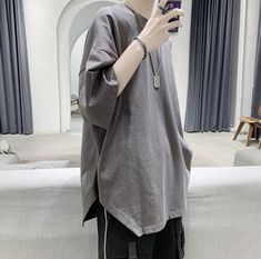 Gray Half Sleeve Cotton Top, Gray Half Sleeve Tops With Relaxed Fit, Masc Clothes, Aesthetic Tomboy, Cut T Shirts, Dressing Sense, Loose Shorts, Cut Tshirt, Long Tshirt