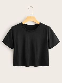 Black Crop Tee, Crop Top Outfits, Cropped Tops, Korea Fashion, Girls Fashion Clothes, Teen Fashion Outfits, Crop Shirt, Black Crop, Black Crop Tops