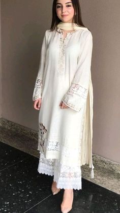 Pakistani Dress Pattern, Pakistani Fashion Casual, Lace Designs, Pakistani Fancy Dresses, Pakistani Dresses Casual, Pakistani Fashion Party Wear, Beautiful Pakistani Dresses, Salwar Kamiz, Pakistani Dress