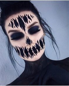 30+ Pretty Ghost Makeup Ideas for Halloween Pretty Ghost Makeup, Makeup Ideas For Halloween, Ghost Makeup, Halloween Make-up Looks, Horror Make-up