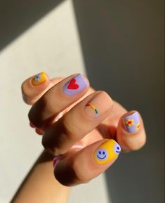 Negative Space Summer Nails, Cute Manicure Designs, Funky Nail Art Short Nails, Trendy Small Tattoos, August Nail Trends, Teacher Inspired Nails, Nail Art Ete 2020, Short Funky Nail Ideas, Artsy Manicure