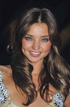 Miranda Kerr Face, Miranda Kerr Makeup, Miranda Kerr Victoria Secret, Miranda Kerr Hair, Face Morph, Shades Of Brunette, Bombshell Makeup, Adriana Lima Young, Look Alikes