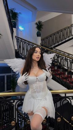 Angel Halloween Costumes, Fashion Outfits Dresses, Pretty Halloween Costumes, Angel Outfit, Angel Costume, Trendy Halloween Costumes, Dress With Stockings, Outfits Dresses