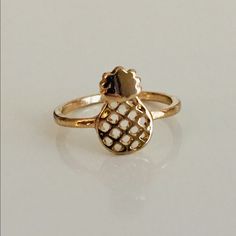 This Lovely Golden Ring Has A Detailed Tropical Fruit Pineapple On The Front Is Sold Leafy Top And Hollowed Out Diamind Shaped Body. This Ring Is Super Cute And A Size 5. Great With Your Favorite Shirts And Jeans. Other Great Accessories Listed In My Closet. Pineapple Ring, Fruit Pineapple, Pineapple Rings, Gold Pineapple, Golden Ring, 5 Rings, Ring Color, Tropical Fruit, Jewelry Gold