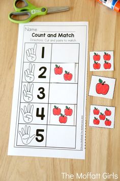 an apple themed counting game with matching numbers