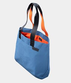 Casual Packable Shoulder Bag For Outdoor, Versatile Everyday Travel Accessories With Pockets, Casual Packable Bag For Outdoor, Sporty Nylon Travel Accessories For Everyday Use, Summer Outdoor Bag With Removable Pouch, Waterproof Functional Canvas Bags, Functional Waterproof Canvas Bags, Versatile Summer Outdoor Bag, Versatile Summer Outdoor Bags