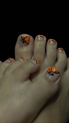 Add a festive twist to your toes with these adorable pumpkin French tips! It's a chic yet fun way to celebrate Halloween in style. Click the pin for more designs and follow us for endless nail inspiration!  #HalloweenNails #PumpkinNails #FrenchTips #ToeNailDesigns #NailArtIdeas Pumpkin Toe Nail Designs, Thanksgiving Toenail Designs, October Toe Nails, Pumpkin Pedicure, Spooky Toe Nails, Halloween Toes Nails, Halloween Toenail Designs, Halloween Toe Nail Designs