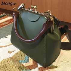 Shipping: Worldwide Express Shipping AvailableDelivery time: 7-15Days Fast ShippingReturns: Fast refund, 100% Money Back Guarantee.Brand Name: MJHandbags Type: TotesTypes of bags: Handbags & Crossbody bagsMain Material: PULining Material: PolyesterShape: FramePlace Of Origin: GUANG DONG ProvincePlace Of Origin: GUANG DONG ProvinceOrigin: Mainland ChinaCN: GuangdongHardness: SOFTPattern Type: SolidInterior: Cell Phone PocketDecoration: LOCKExterior: NONEOccasion: VersatileClosure Type: HaspGender Black Leather Messenger Bag, Leather Messenger Bags, Retro Shoulder Bag, Black Gold Chain, Beautiful Handbags, Classic Bags, Purse Styles, Purse Black, Women Handbag